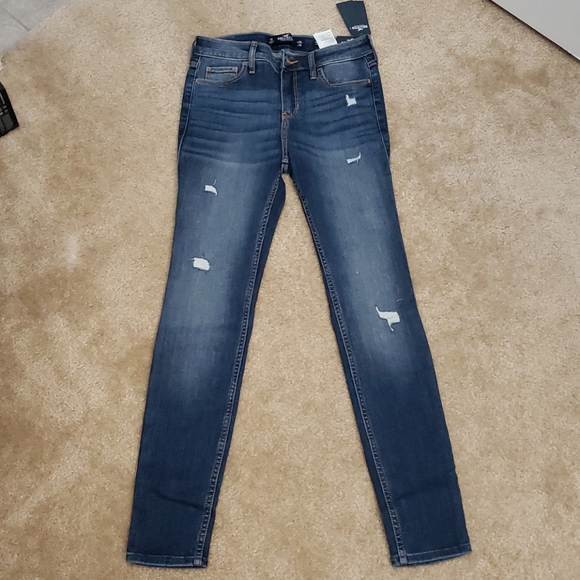 NWT Hollister Jeans - Picture 1 of 5